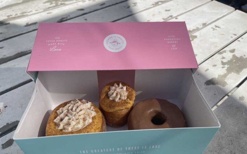 Five Daughters Bakery box Five Daughters Bakery box