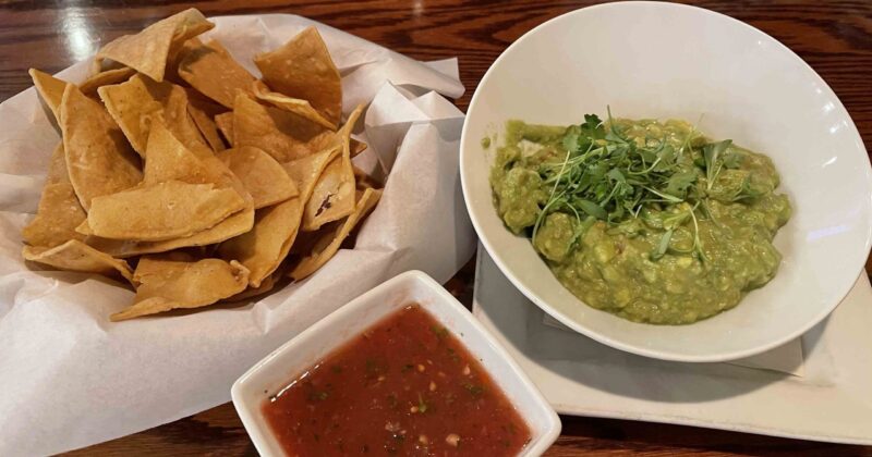Cocina del Charro chips guac